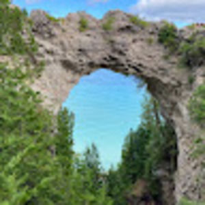 Meet your Posher, Amiera